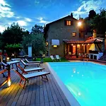 Vila In Tuscany With Pool And Valley Views *