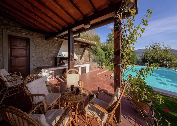 In Tuscany With Pool And Valley Views