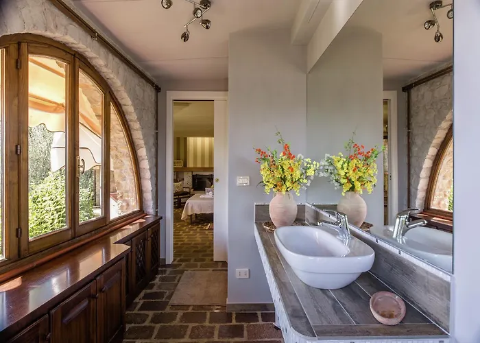 In Tuscany With Pool And Valley Views Villa